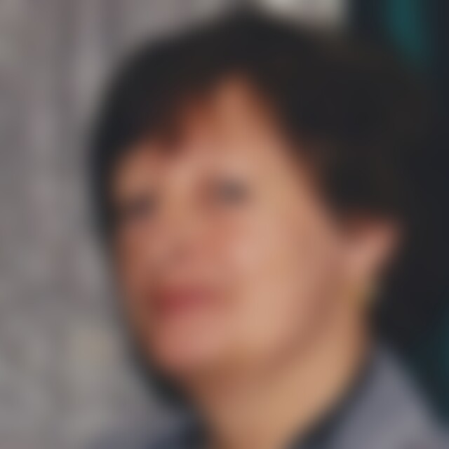 leandra (73) aus Aken