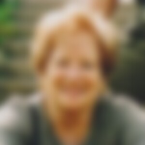 leandra (73) aus Aken