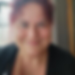 Liliane77 (60) aus Duisburg