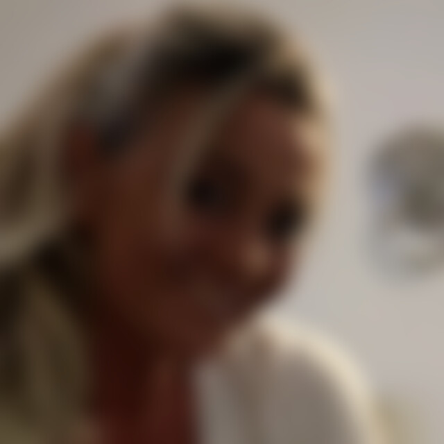 Iwona76 (48) aus Dinslaken