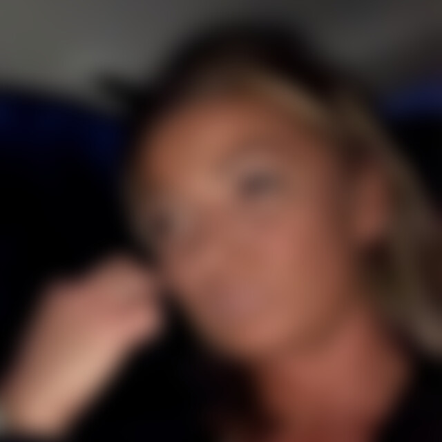 Iwona76 (48) aus Dinslaken