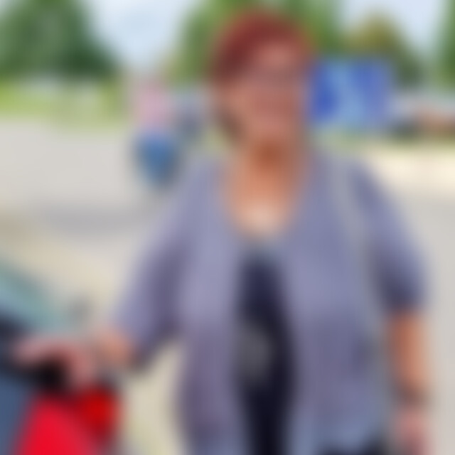 CurvyWoman (74) aus Duisburg