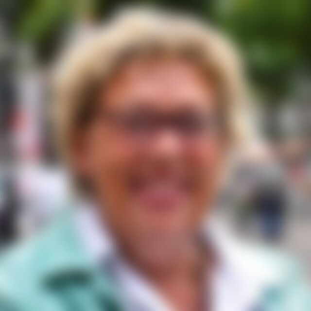 Rowlina (64) aus 